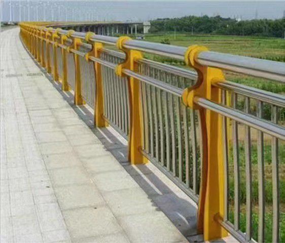 不銹鋼碳素復(fù)合管護(hù)欄